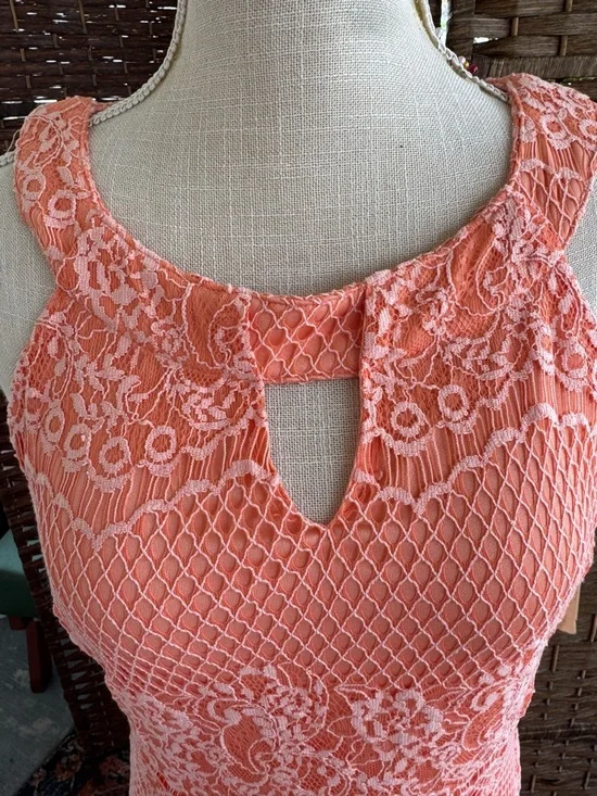 Reba Coral Lace Halter Maxi Dress - Picture 4 of 10